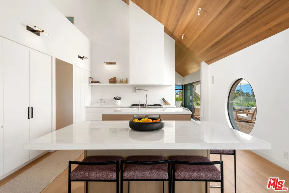 27553 pacific Coast Highway Malibu, CA 90265
