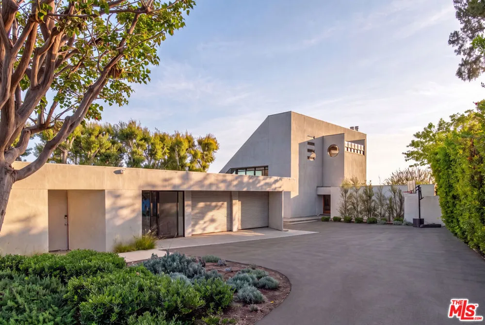 27553 pacific Coast Highway Malibu, CA 90265