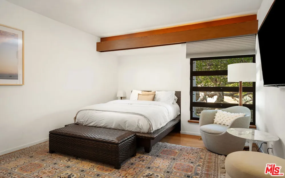 27553 pacific Coast Highway Malibu, CA 90265