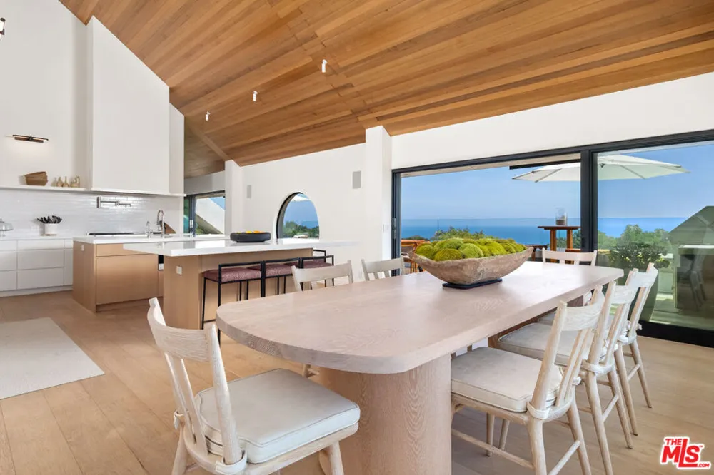27553 pacific Coast Highway Malibu, CA 90265