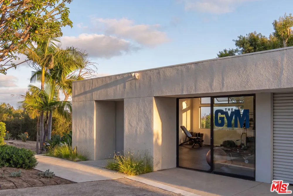 27553 pacific Coast Highway Malibu, CA 90265
