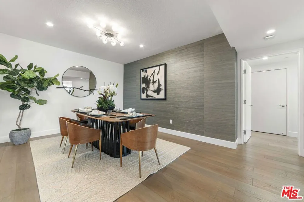 13600 Marina Pointe Drive #1904 Marina del Rey, CA 90292