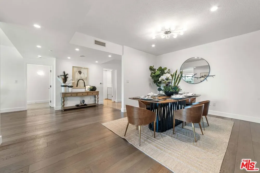 13600 Marina Pointe Drive #1904 Marina del Rey, CA 90292