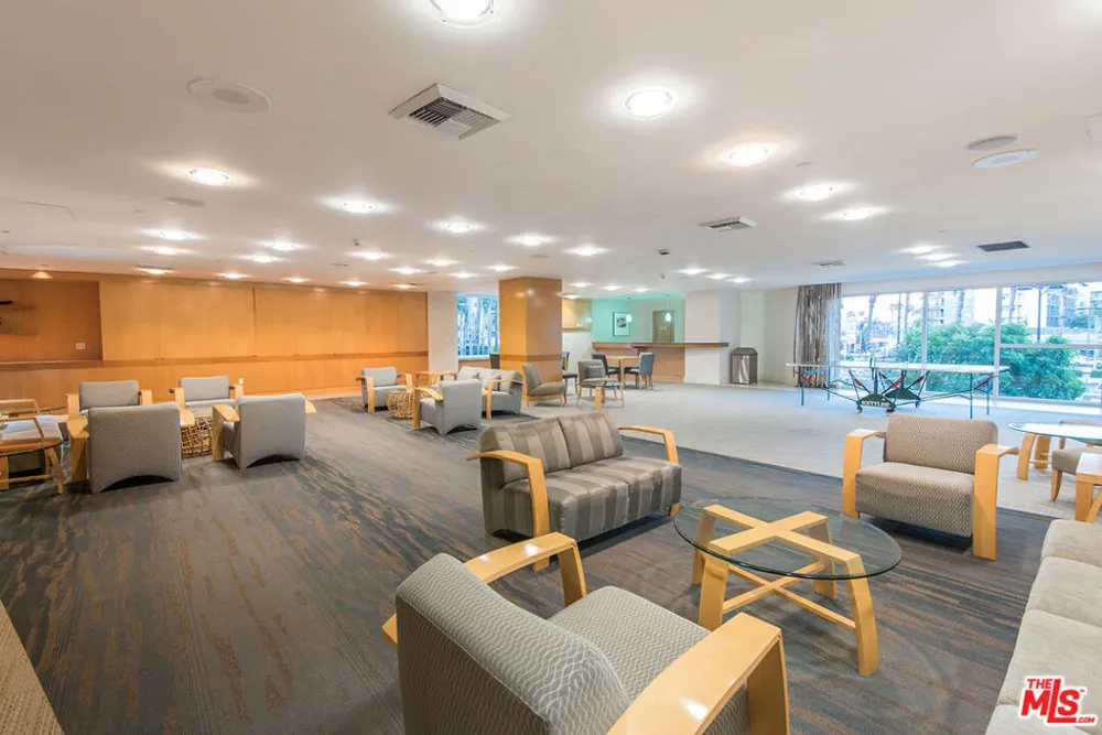 13600 Marina Pointe Drive #1904 Marina del Rey, CA 90292
