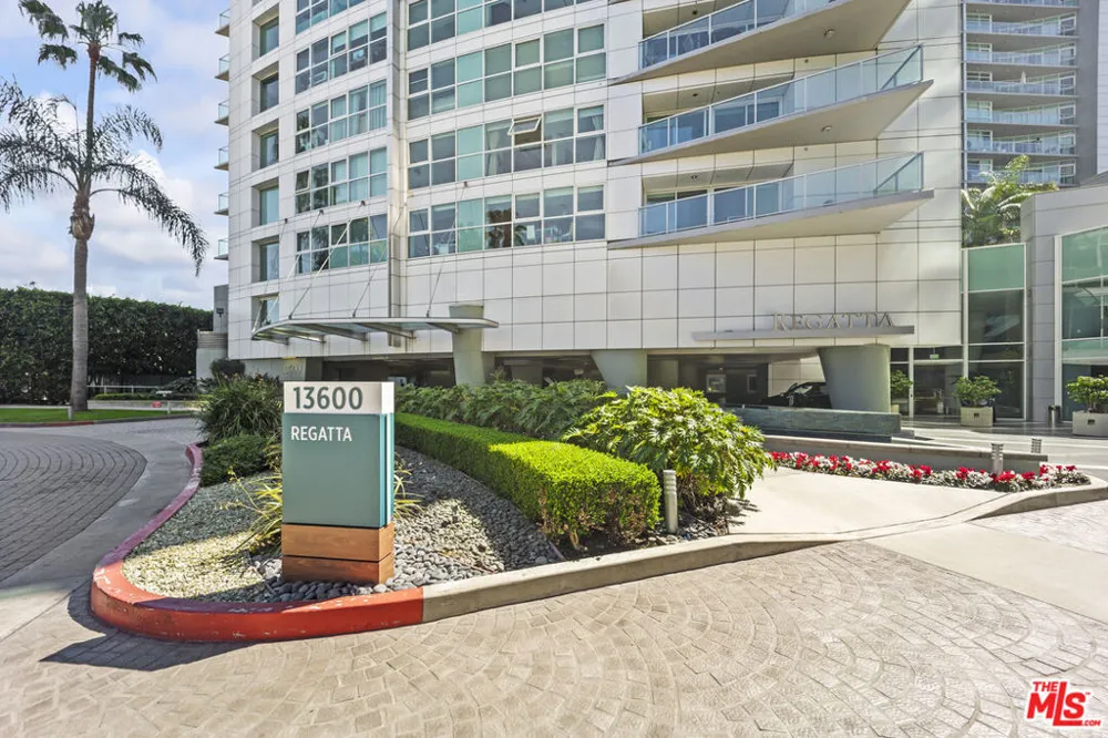 13600 Marina Pointe Drive #1904 Marina del Rey, CA 90292
