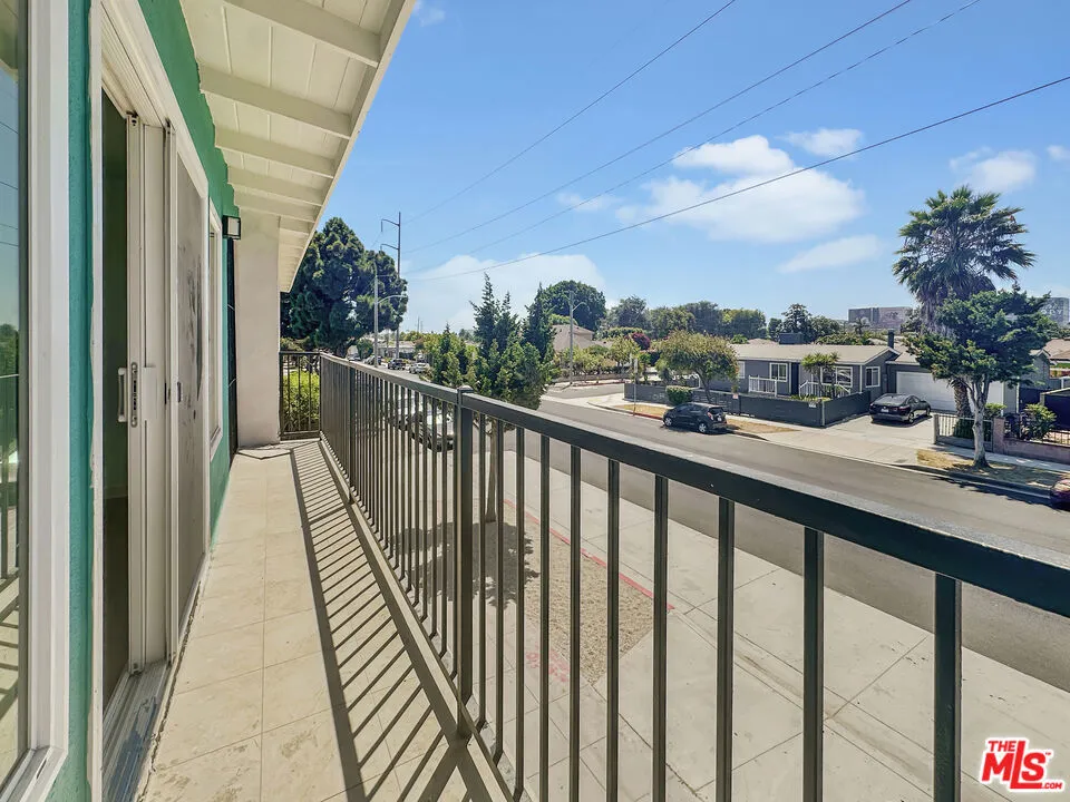 1100 S Inglewood #3 Inglewood, CA 90301