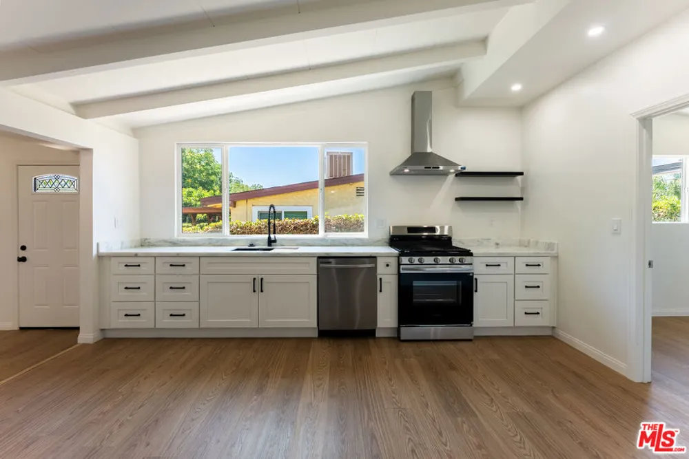 14916 Ryan Street Los Angeles, CA 91342
