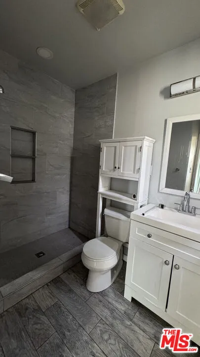 9601 Alexander Avenue #1/2 South Gate, CA 90280