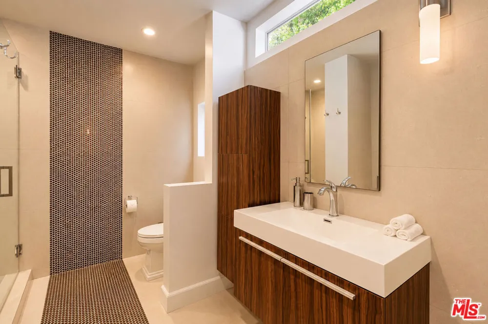 703 Maple Drive Beverly Hills, CA 90210