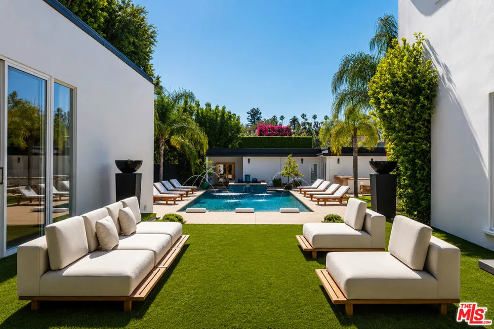 703 Maple Drive Beverly Hills, CA 90210