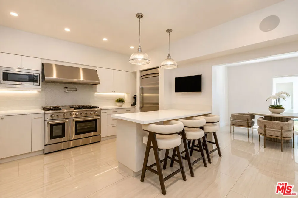 703 Maple Drive Beverly Hills, CA 90210