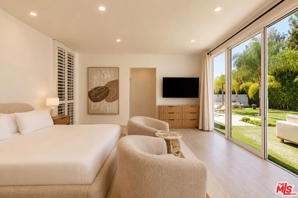 703 Maple Drive Beverly Hills, CA 90210