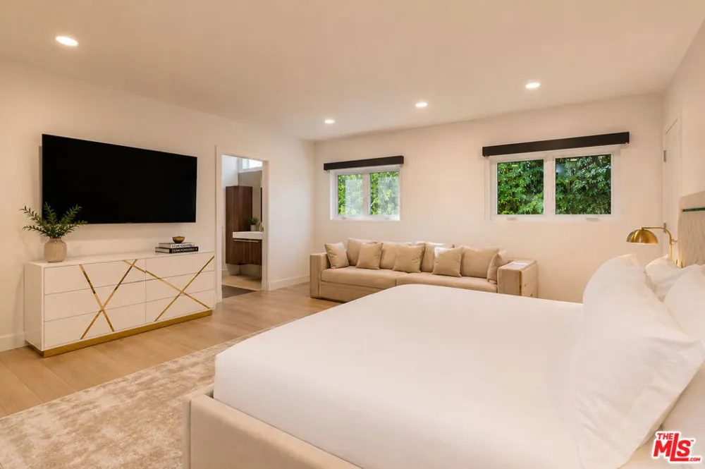 703 Maple Drive Beverly Hills, CA 90210