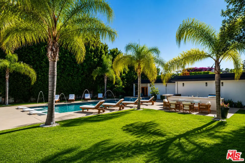 703 Maple Drive Beverly Hills, CA 90210