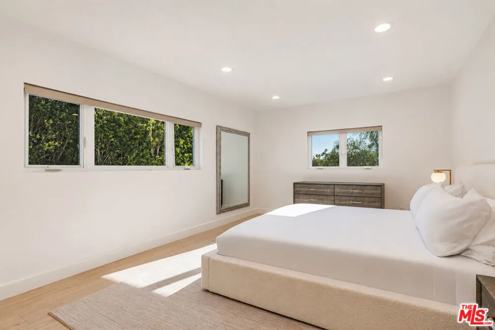 703 Maple Drive Beverly Hills, CA 90210