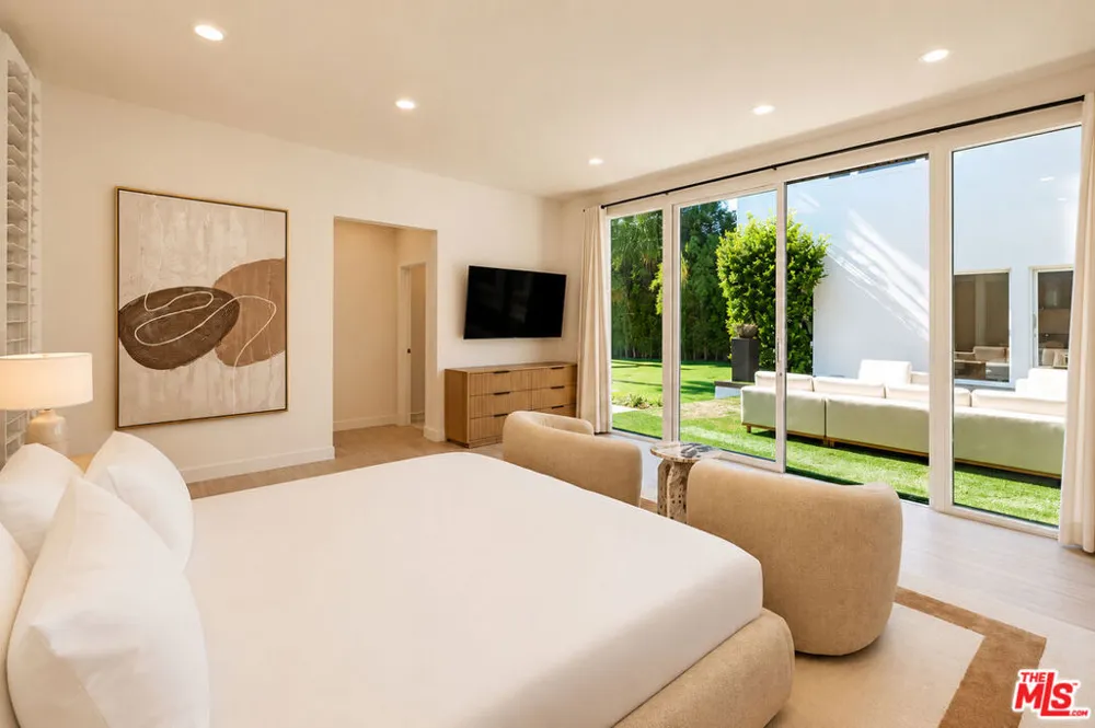 703 Maple Drive Beverly Hills, CA 90210