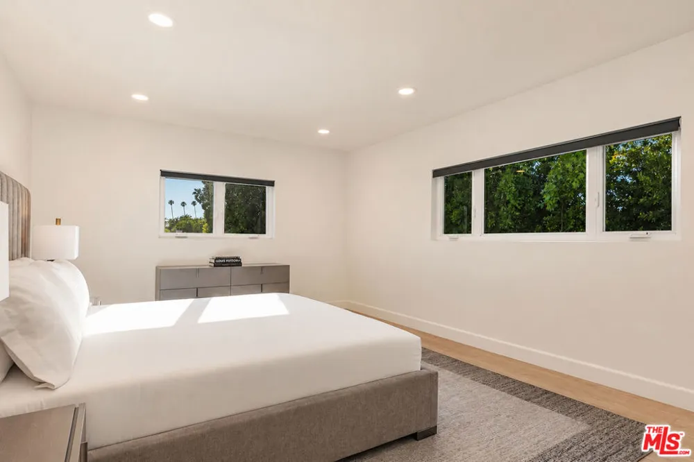 703 Maple Drive Beverly Hills, CA 90210