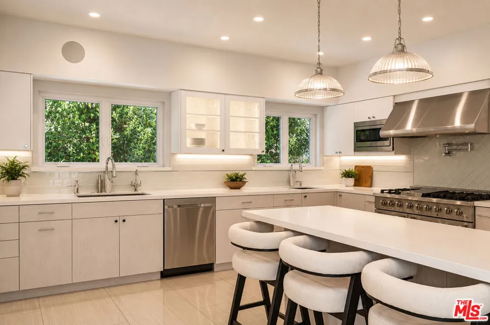 703 Maple Drive Beverly Hills, CA 90210