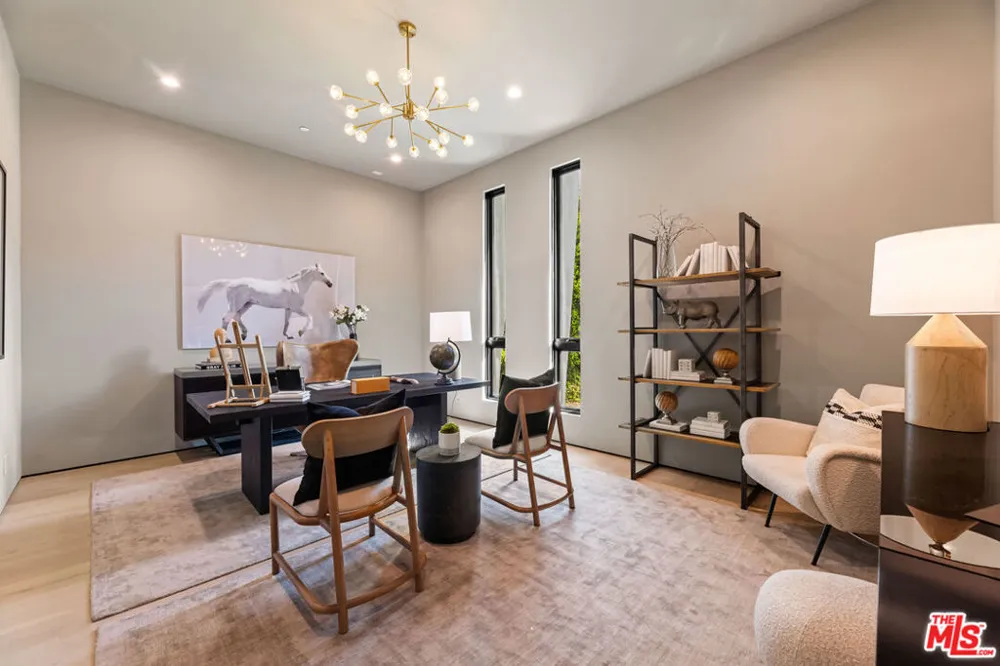 11929 Brentwood Grove Drive Los Angeles, CA 90049