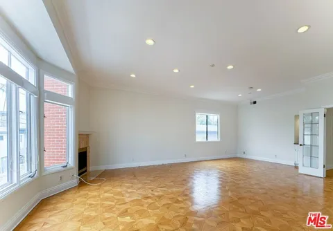 911 5th Street #202