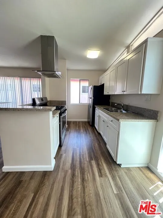 3704 Midvale Avenue #7 Los Angeles, CA 90034