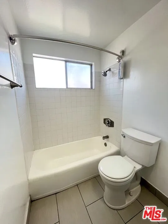 3704 Midvale Avenue #7 Los Angeles, CA 90034