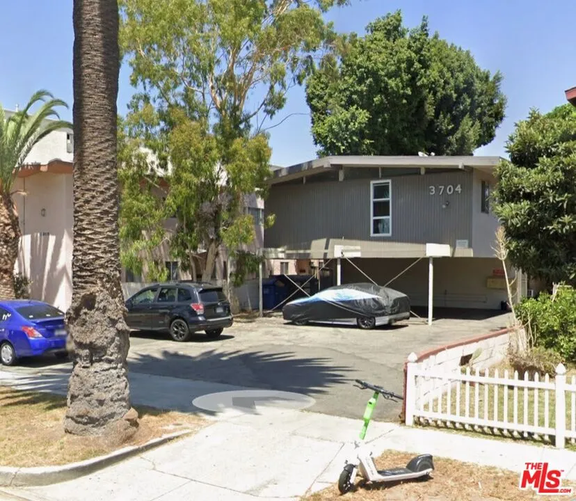 3704 Midvale Avenue #7 Los Angeles, CA 90034