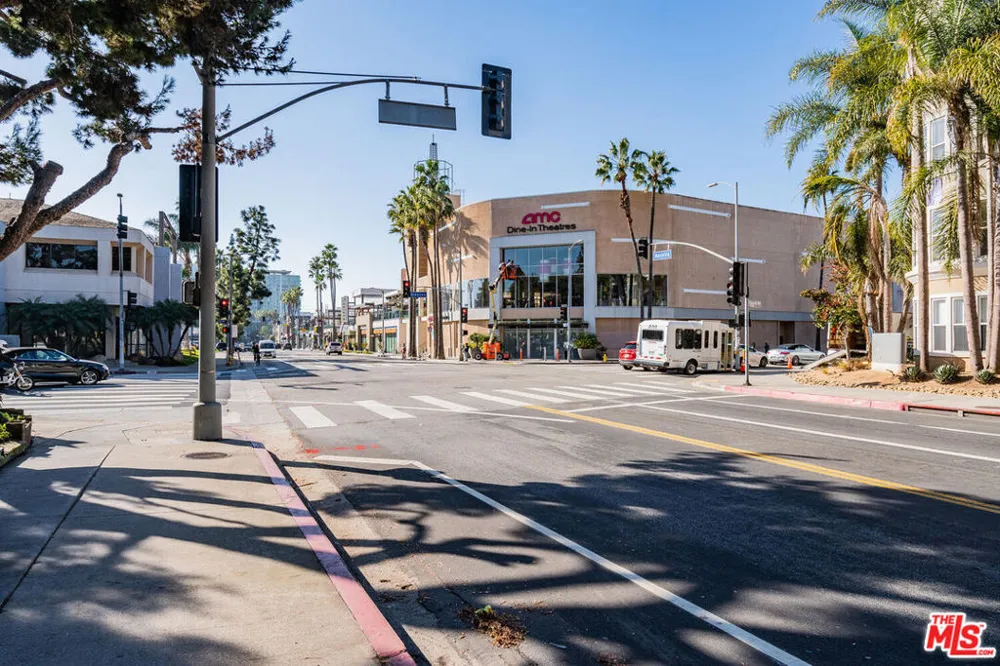 13350 Maxella Avenue #3 Marina del Rey, CA 90292