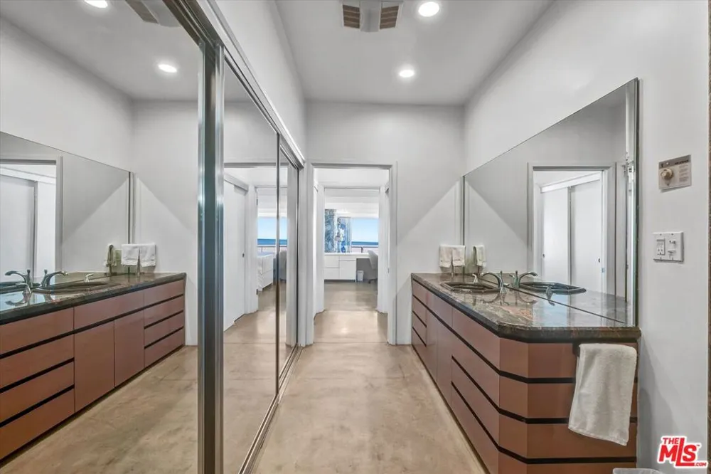 1 Spinnaker Street #2 Marina del Rey, CA 90292