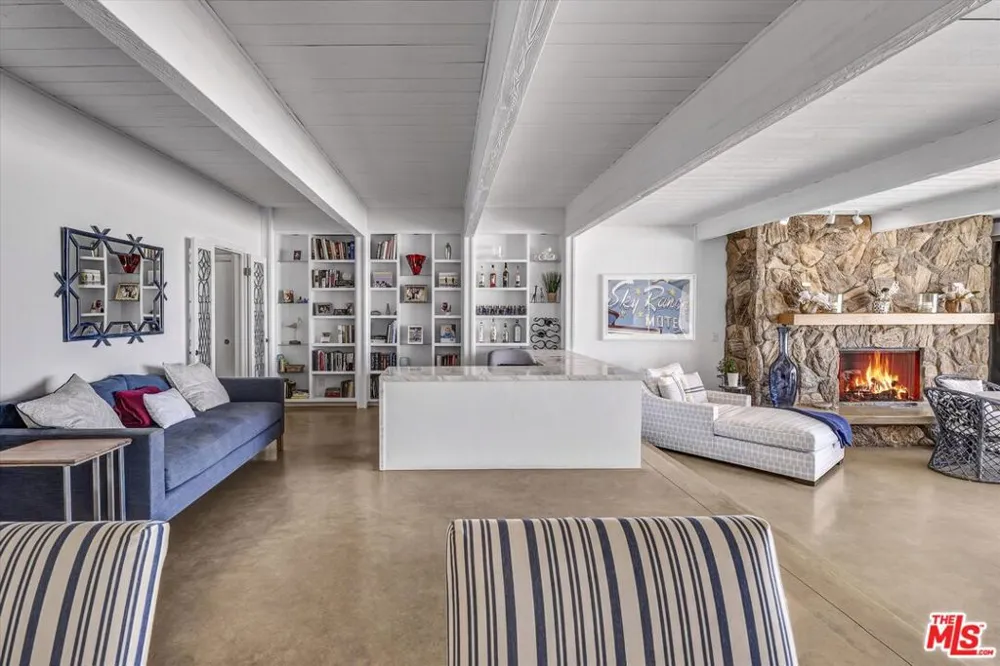 1 Spinnaker Street #2 Marina del Rey, CA 90292
