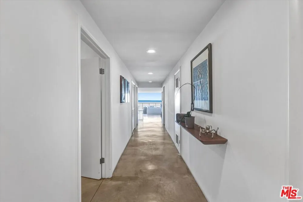 1 Spinnaker Street #2 Marina del Rey, CA 90292