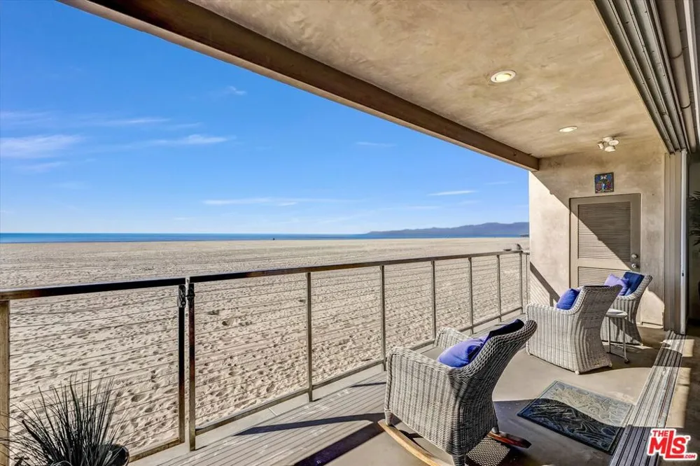 1 Spinnaker Street #2 Marina del Rey, CA 90292