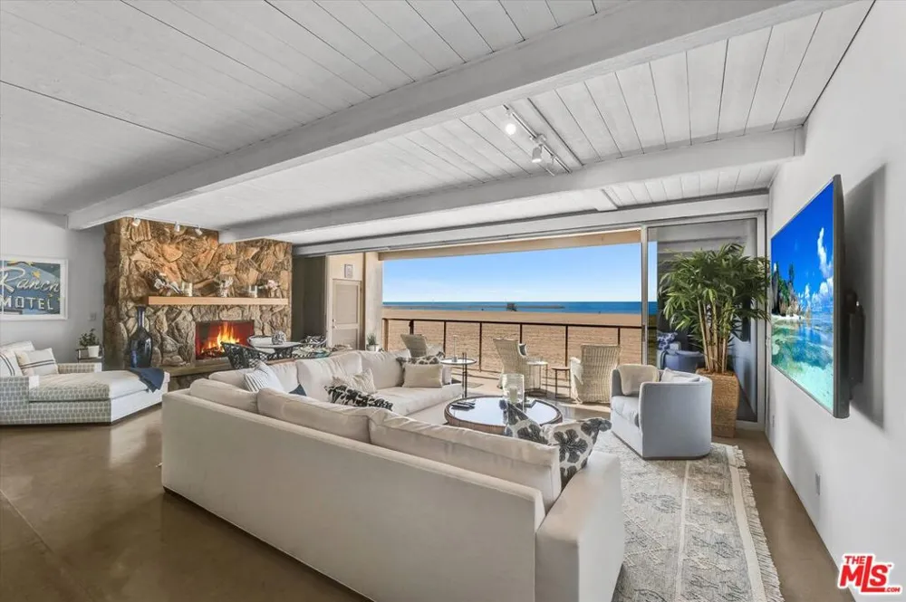 1 Spinnaker Street #2 Marina del Rey, CA 90292