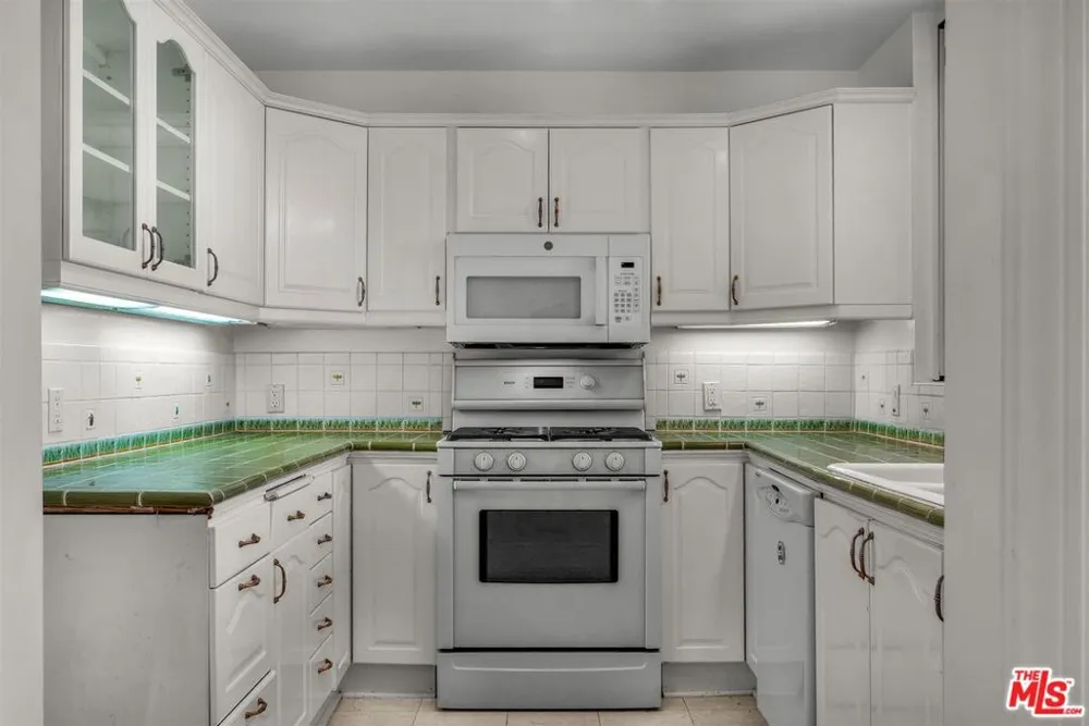 15510 W Sunset Boulevard #304 Los Angeles, CA 90272