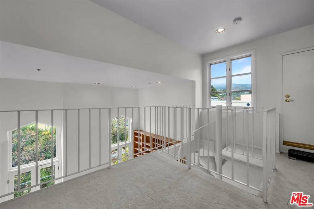 15510 W Sunset Boulevard #304 Los Angeles, CA 90272