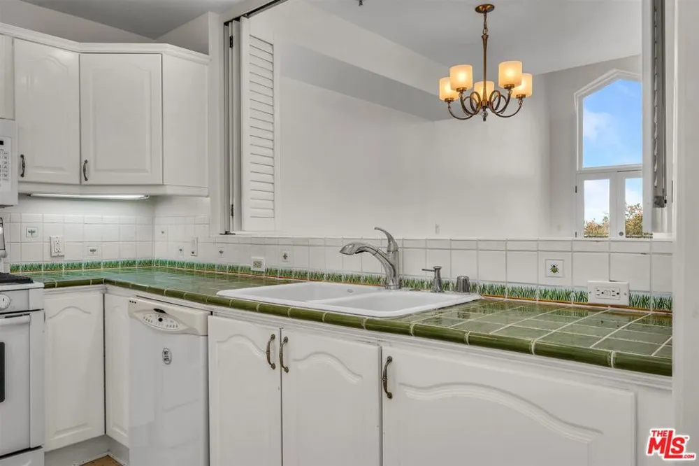 15510 W Sunset Boulevard #304 Los Angeles, CA 90272