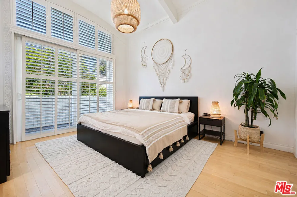 4733 La Villa Marina #C Los Angeles, CA 90292