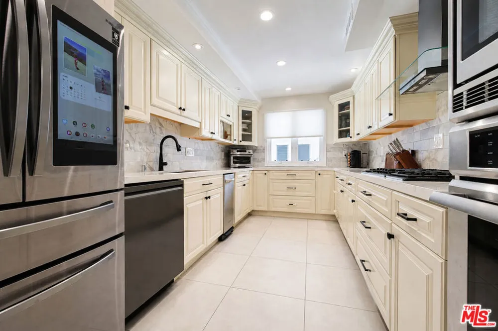 4733 La Villa Marina #C Los Angeles, CA 90292