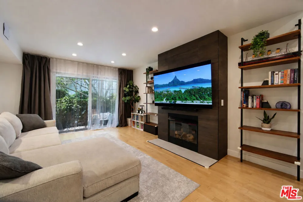 4733 La Villa Marina #C Los Angeles, CA 90292