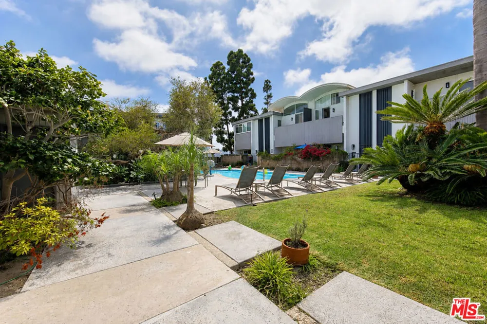 4733 La Villa Marina #C Los Angeles, CA 90292