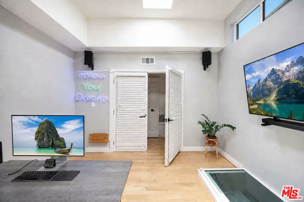4733 La Villa Marina #C Los Angeles, CA 90292