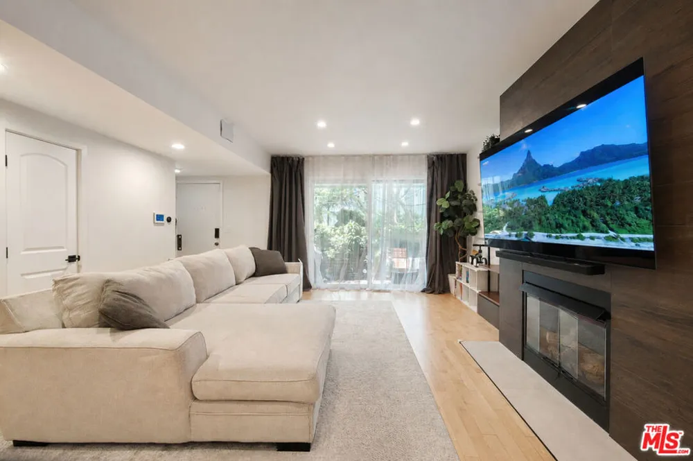 4733 La Villa Marina #C Los Angeles, CA 90292