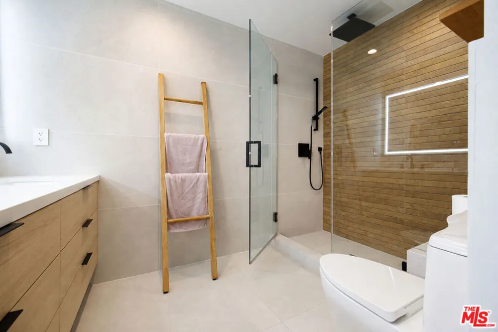 4733 La Villa Marina #C Los Angeles, CA 90292