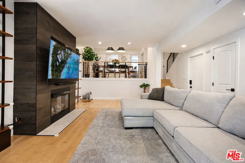 4733 La Villa Marina #C Los Angeles, CA 90292