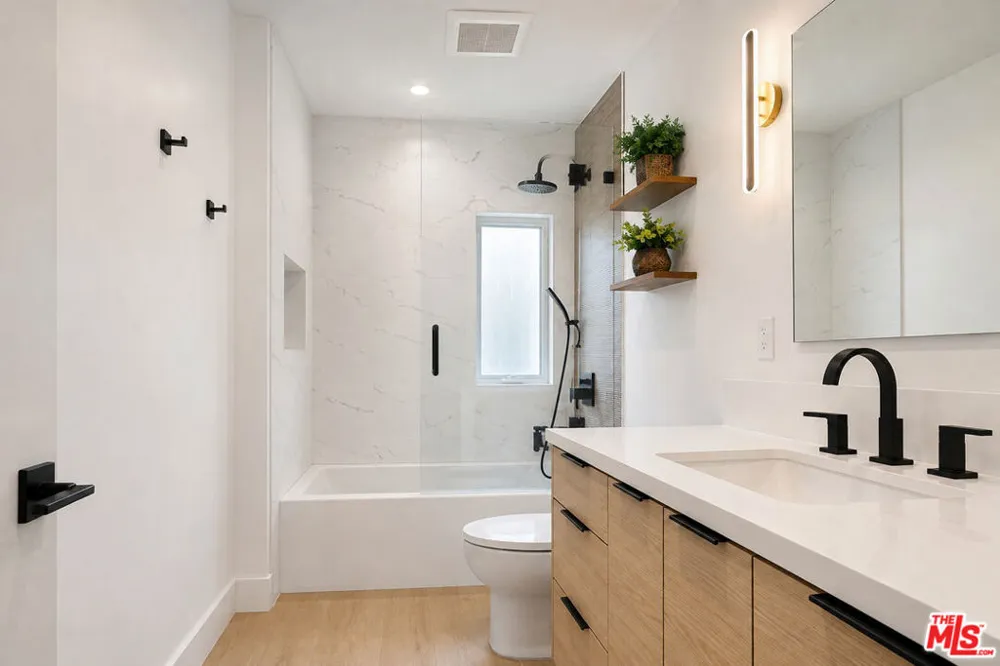 4733 La Villa Marina #C Los Angeles, CA 90292