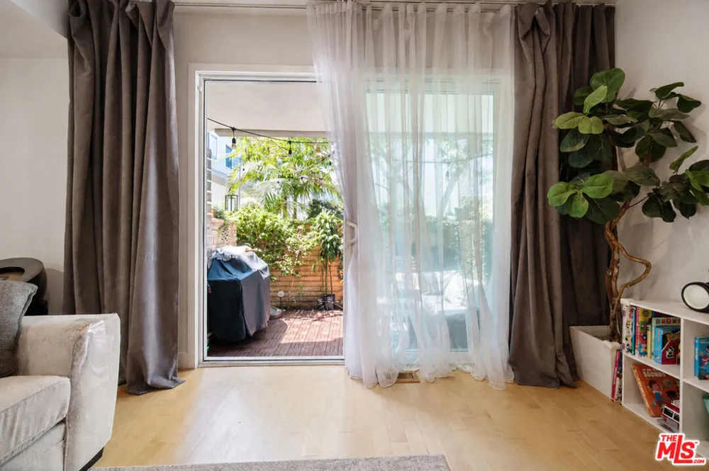 4733 La Villa Marina #C Los Angeles, CA 90292