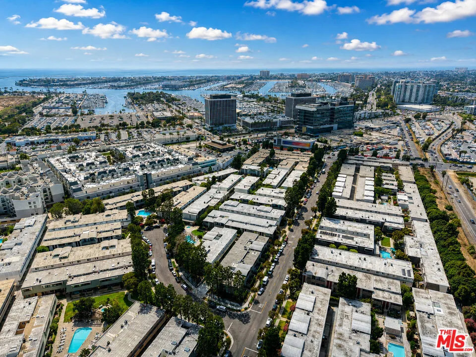 4733 La Villa Marina #C Los Angeles, CA 90292