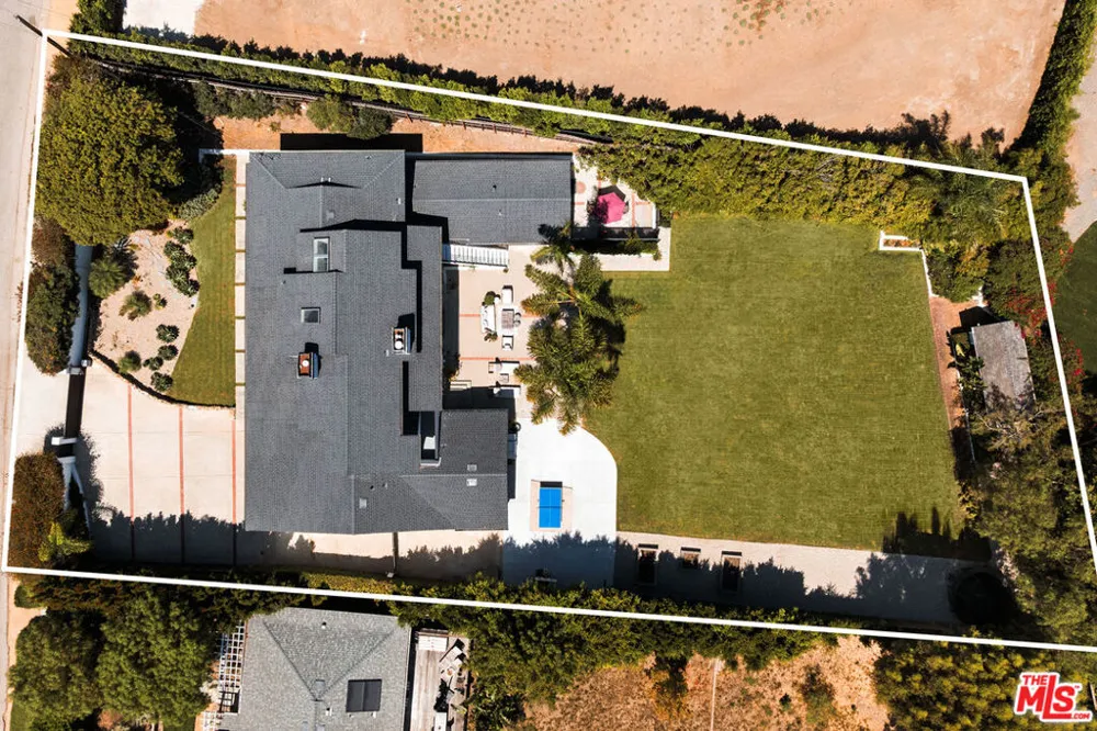 29328 Heathercliff Road Malibu, CA 90265