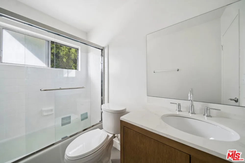 10980 Ohio Avenue #201 Los Angeles, CA 90024