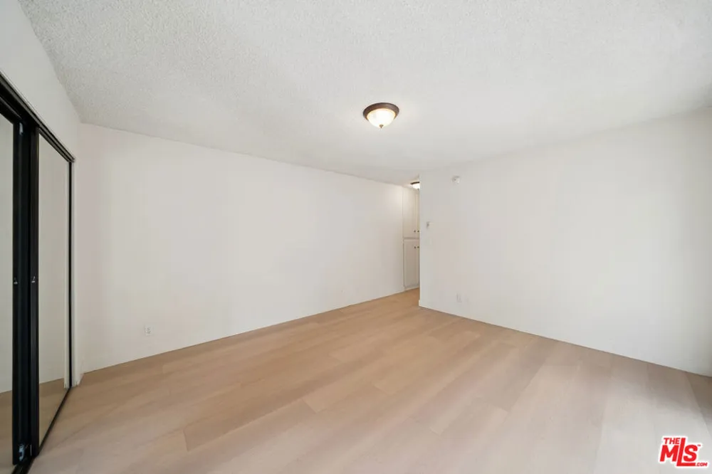 10980 Ohio Avenue #201 Los Angeles, CA 90024